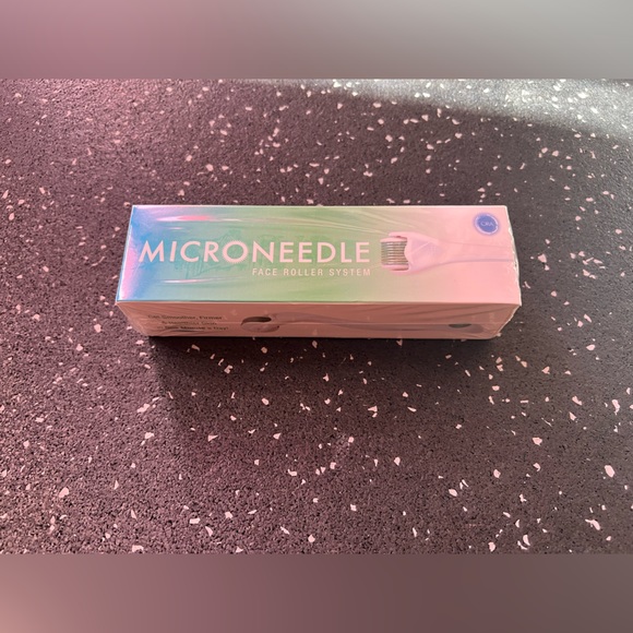 ORA | Facial Microneedle Roller System - Picture 5 of 6